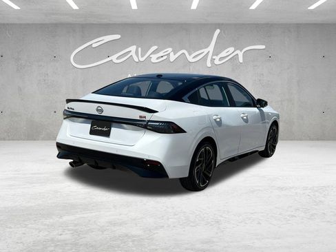 New 2026 Nissan Sentra SR w/ SR Premium Package FWD image 17