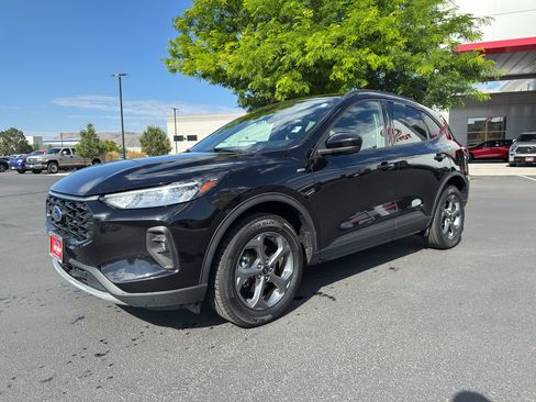 Used 2025 Ford Escape ST-Line Select AWD/4WD image 19