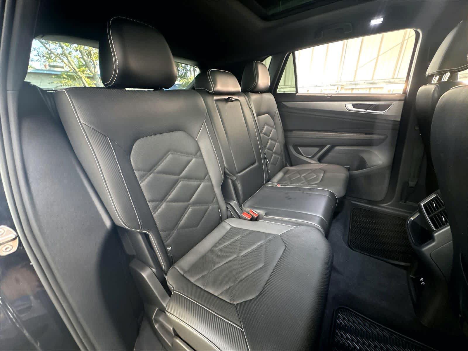 Used 2024 Volkswagen Atlas Cross Sport SE w/ Panoramic Sunroof Package AWD/4WD image 28