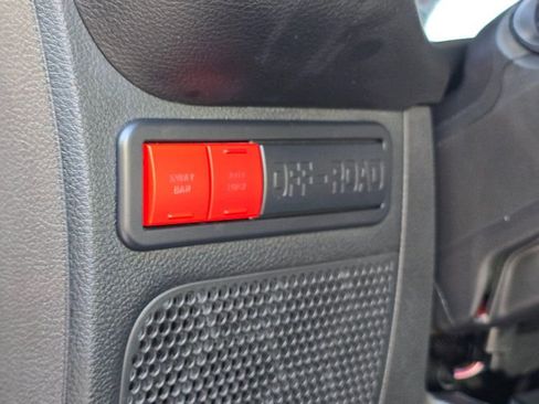 Used 2017 Jeep Wrangler Unlimited Rubicon AWD/4WD image 25