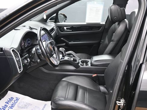 Used 2019 Porsche Cayenne E-Hybrid AWD/4WD image 17