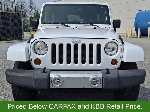 Used 2012 Jeep Wrangler Unlimited Sahara w/ Dual Top Group AWD/4WD image 4