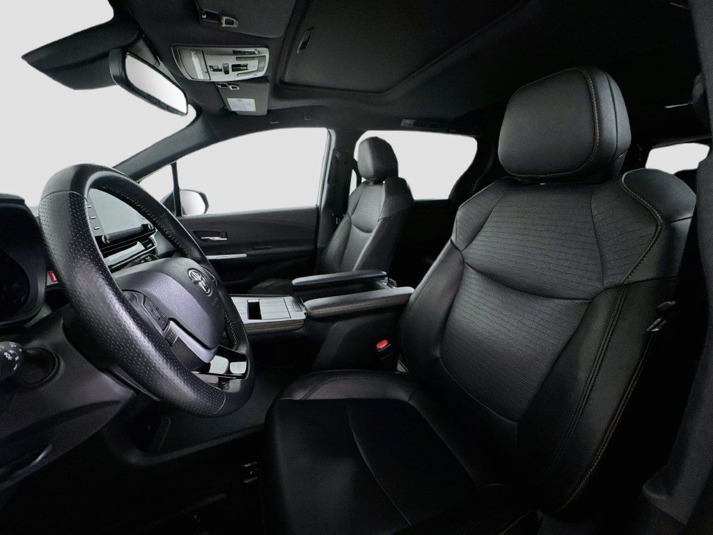 Used 2022 Toyota Sienna XLE Woodland Edition AWD/4WD image 11