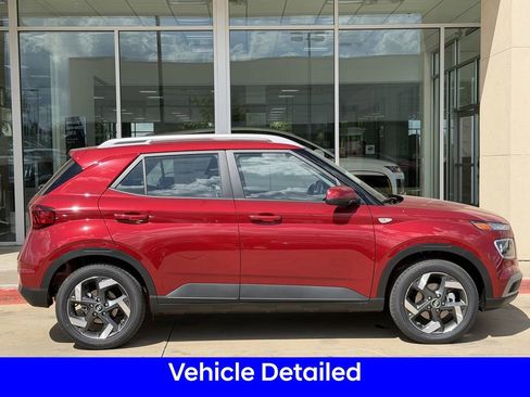 New 2025 Hyundai Venue Limited image 3