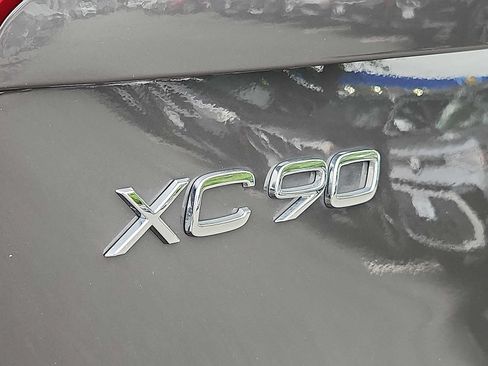 Certified 2024 Volvo XC90 T8 Ultimate w/ Protection Package Premier AWD/4WD image 28
