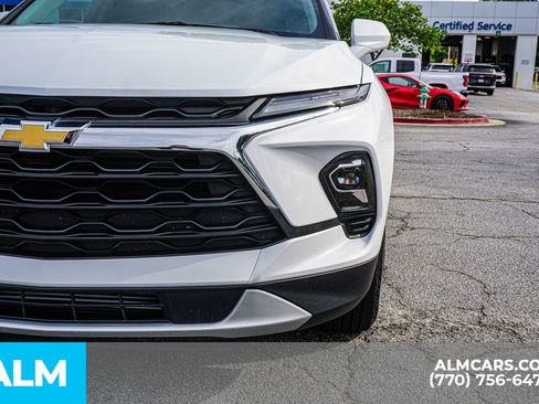 Used 2025 Chevrolet Blazer LT FWD image 18