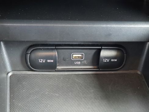 Certified 2025 Kia Soul LX w/ LX Technology Package FWD image 26