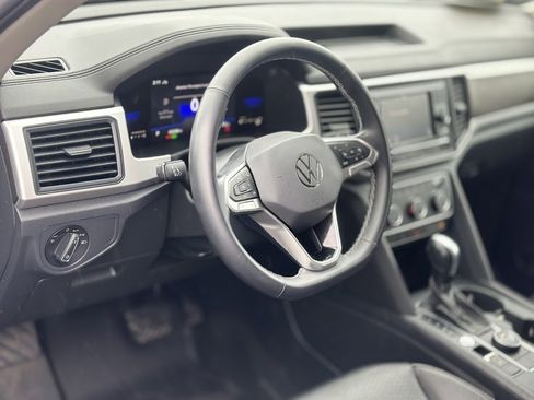 Used 2022 Volkswagen Atlas SE image 11