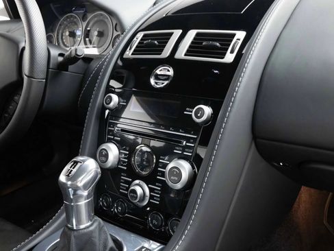 Used 2009 Aston Martin DBS Coupe RWD image 12