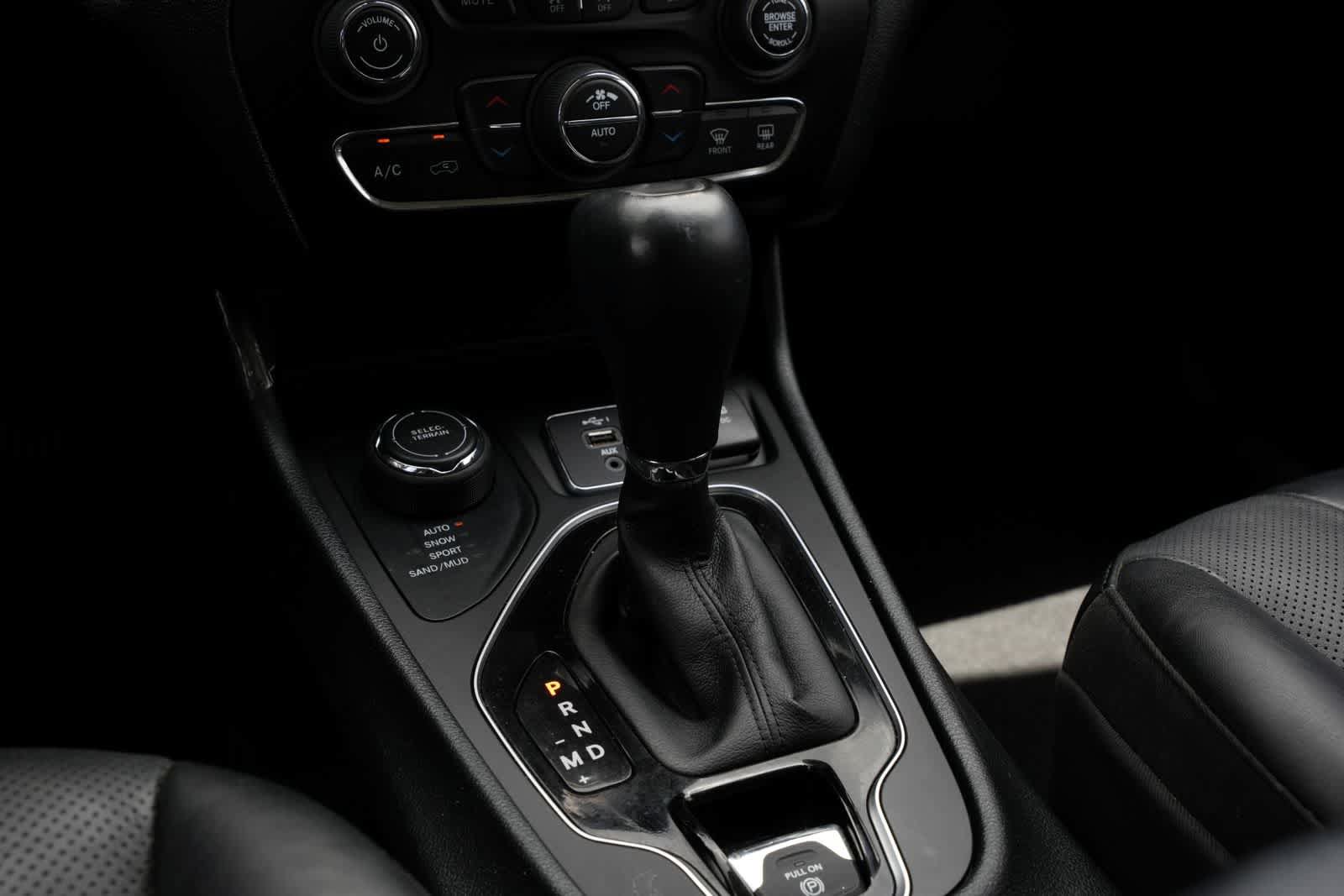 Used 2022 Jeep Cherokee Limited AWD/4WD image 13