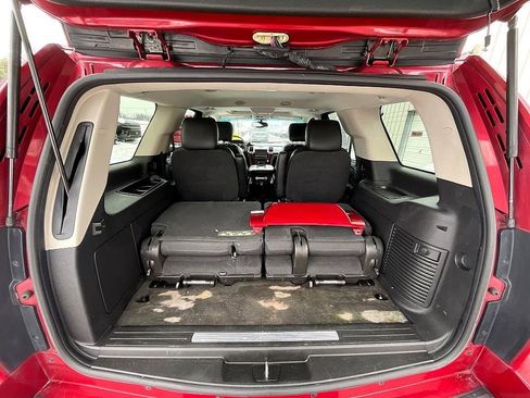 Used 2014 Cadillac Escalade Luxury image 7