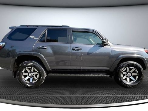 Used 2020 Toyota 4Runner TRD Off-Road Premium w/ Moonroof Package AWD/4WD image 4