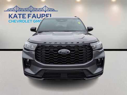 Used 2025 Ford Explorer ST-Line w/ Premium Package AWD/4WD image 2