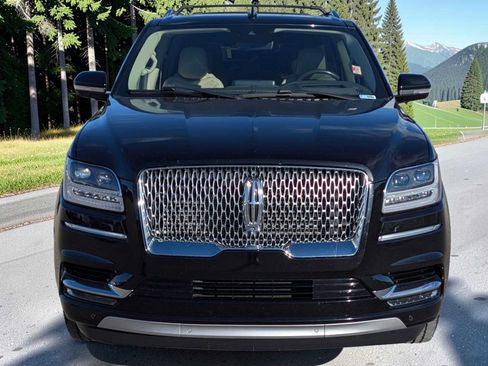 Used 2021 Lincoln Navigator Reserve w/ Luxury Package AWD/4WD image 9