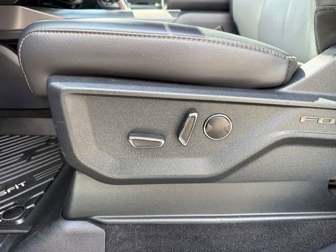 Used 2025 Ford F150 Lightning Lariat AWD/4WD image 23