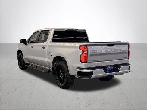 Used 2019 Chevrolet Silverado 1500 Custom w/ Custom Value Package AWD/4WD image 12