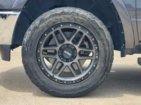 Used 2019 RAM 1500 Laramie AWD/4WD image 11
