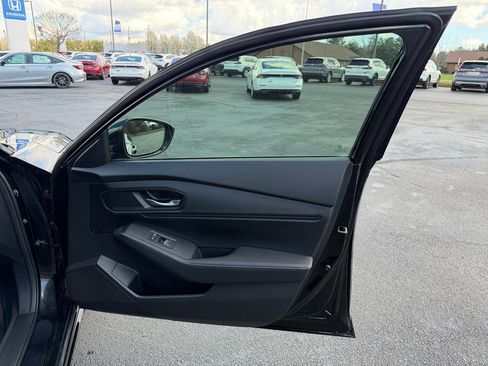 Used 2025 Honda Accord Sport image 16
