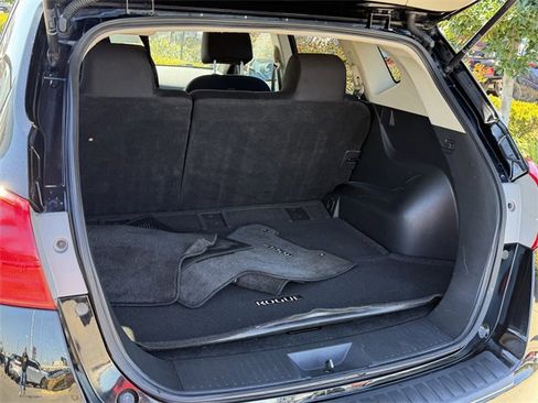 Used 2013 Nissan Rogue SV image 22