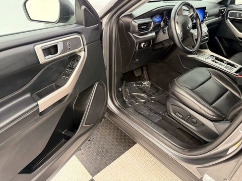 Used 2023 Ford Explorer XLT w/ Equipment Group 202A image 31