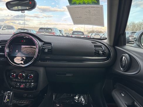 Used 2022 MINI Cooper Clubman S w/ Premium Package image 16