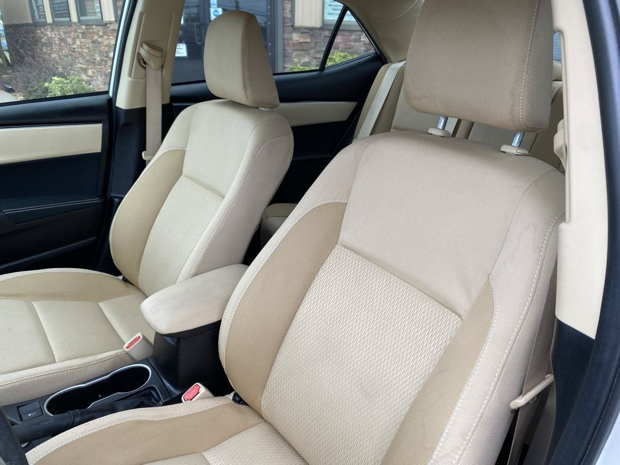 Used 2018 Toyota Corolla LE FWD image 6