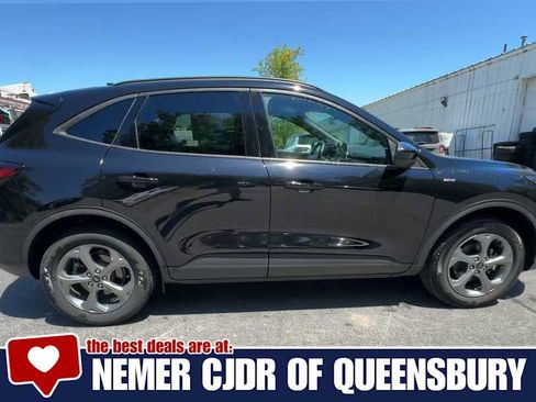 Used 2025 Ford Escape ST-Line Select AWD/4WD image 9