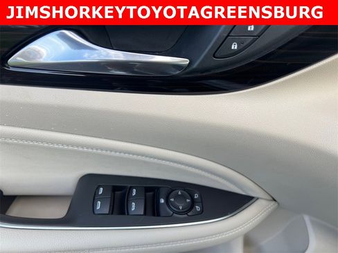 Used 2019 Buick Regal Essence w/ Driver Confidence Package I image 13