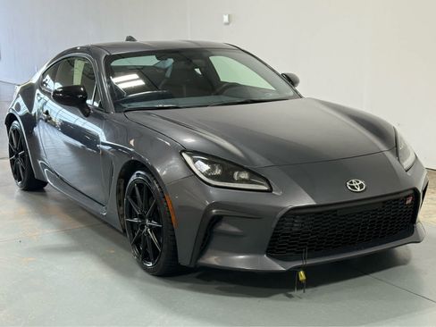 Used 2024 Toyota GR86 Premium RWD image 5