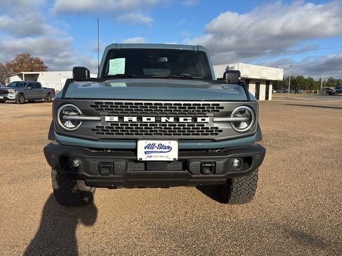 Used 2023 Ford Bronco Badlands image 8