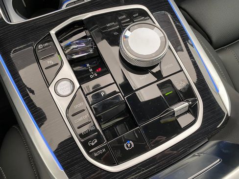 New 2026 BMW X7 M60i image 19