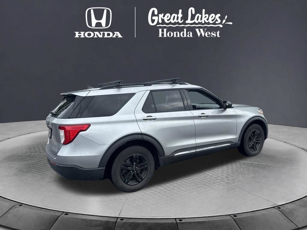 Used 2021 Ford Explorer XLT w/ Equipment Group 202A AWD/4WD image 12