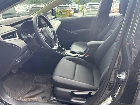 Used 2025 Toyota Corolla LE FWD image 11