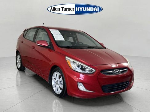 Used 2014 Hyundai Accent SE FWD image 2