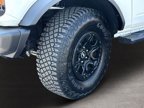 Used 2023 Ford Bronco Wildtrak image 24