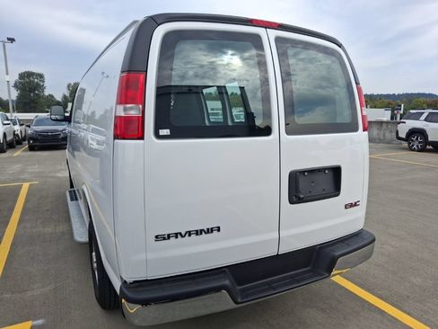 Used 2025 GMC Savana 2500 w/ Driver Convenience Package RWD image 9