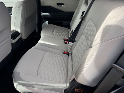 Certified 2022 Nissan Pathfinder SV image 15