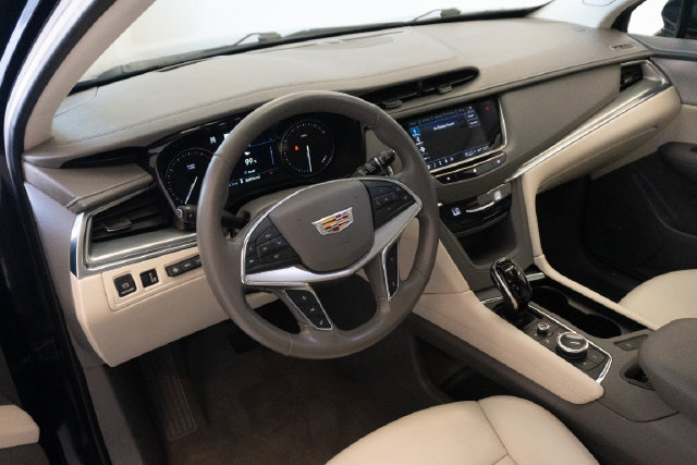Used 2021 Cadillac XT5 Premium Luxury AWD/4WD image 3