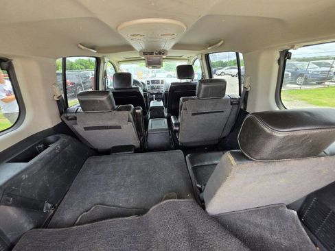 Used 2011 Nissan Armada Platinum w/ 2nd Row Captain Seat Pkg AWD/4WD image 7