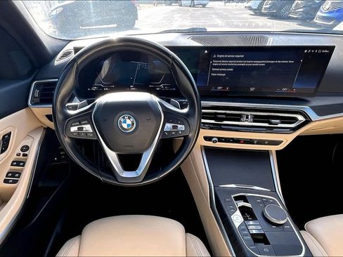 Used 2023 BMW 330e image 8