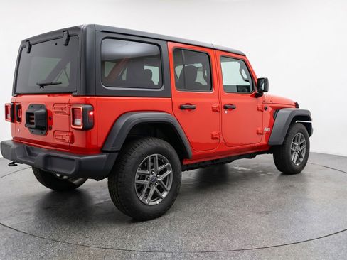 Used 2025 Jeep Wrangler Unlimited Sport AWD/4WD image 9