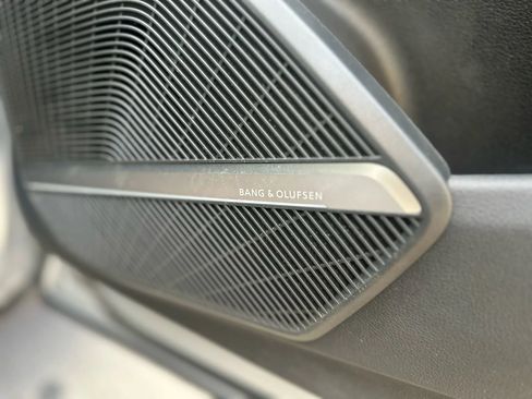 Used 2018 Audi SQ5 Prestige w/ Prestige Package image 23