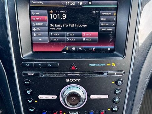 Used 2016 Ford Explorer Platinum image 14