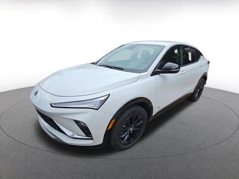 Used 2025 Buick Envista Sport Touring image 3