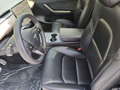 Used 2021 Tesla Model Y Performance image 14