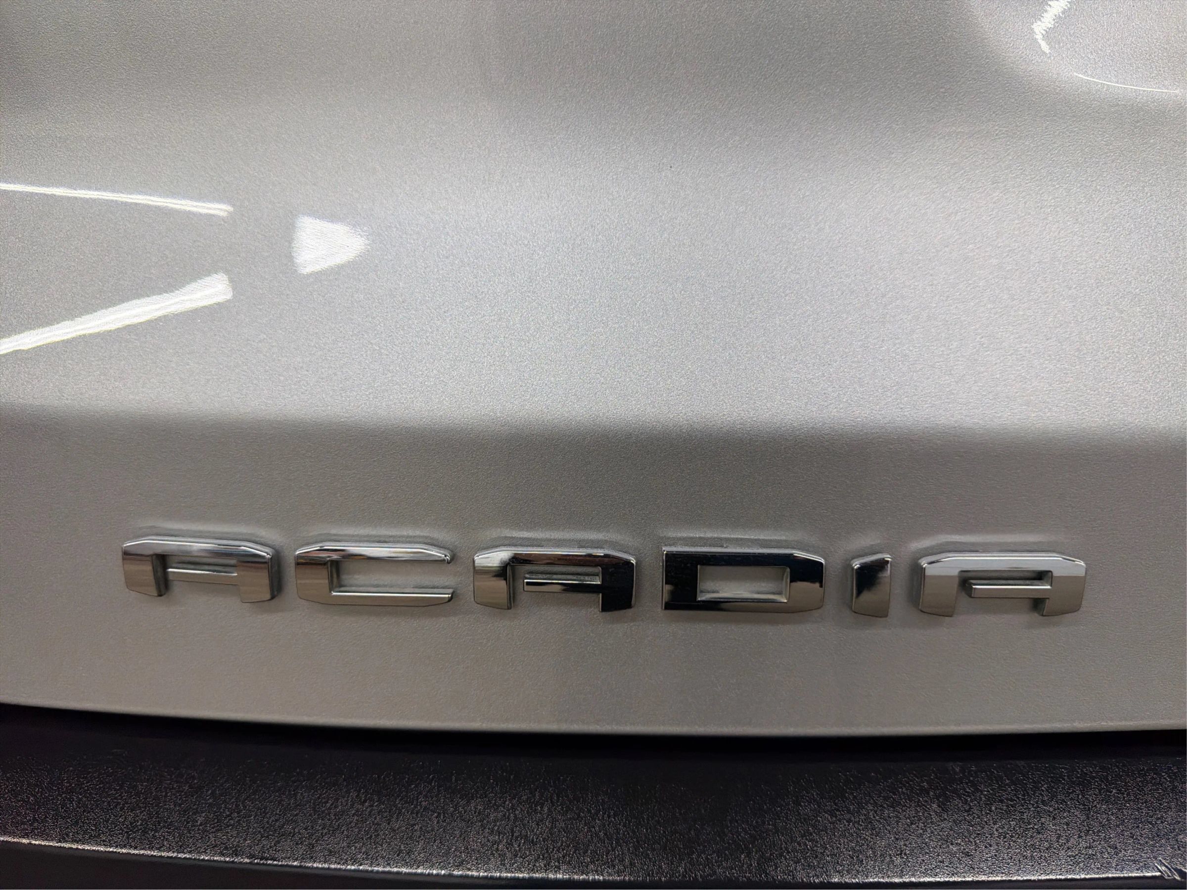 Used 2020 GMC Acadia SLT w/ LPO, Cargo Package FWD image 42