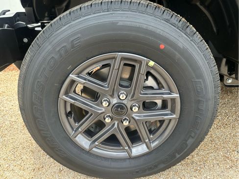 New 2025 Jeep Gladiator Sport image 14