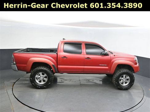 Used 2012 Toyota Tacoma PreRunner image 35
