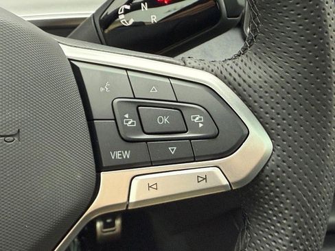 New 2025 Volkswagen Tiguan SE R-Line image 11