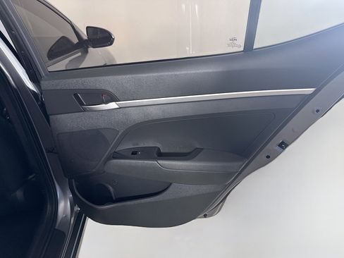 Used 2020 Hyundai Elantra SE w/ Cargo Package (C1) image 27